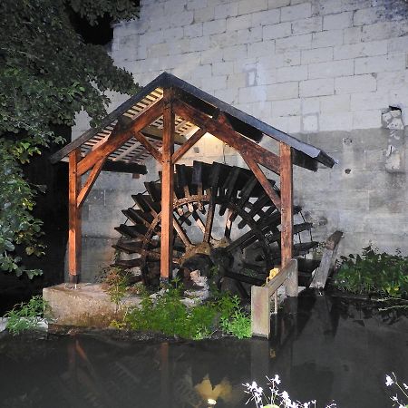 Crouzilles Le Moulin De Saussaye B&B 외부 사진